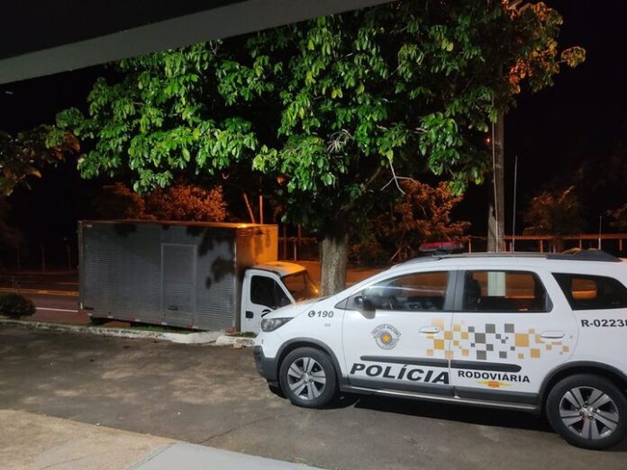 PRISÃO ADAMANTINA 1