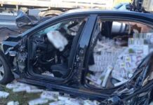 Motorista que dirigia carro carregado de cigarros ilegais morre após bater contra carreta no interior de SP